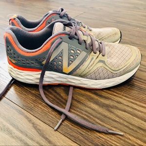 New Balance Women’s Sz 7.5 Athletic Running Shoes